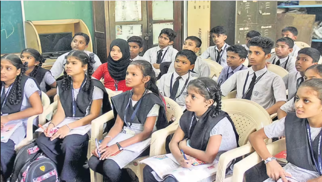 8 lakh student in Risk without Aadhar Card